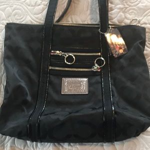 Coach Poppy zipper tote